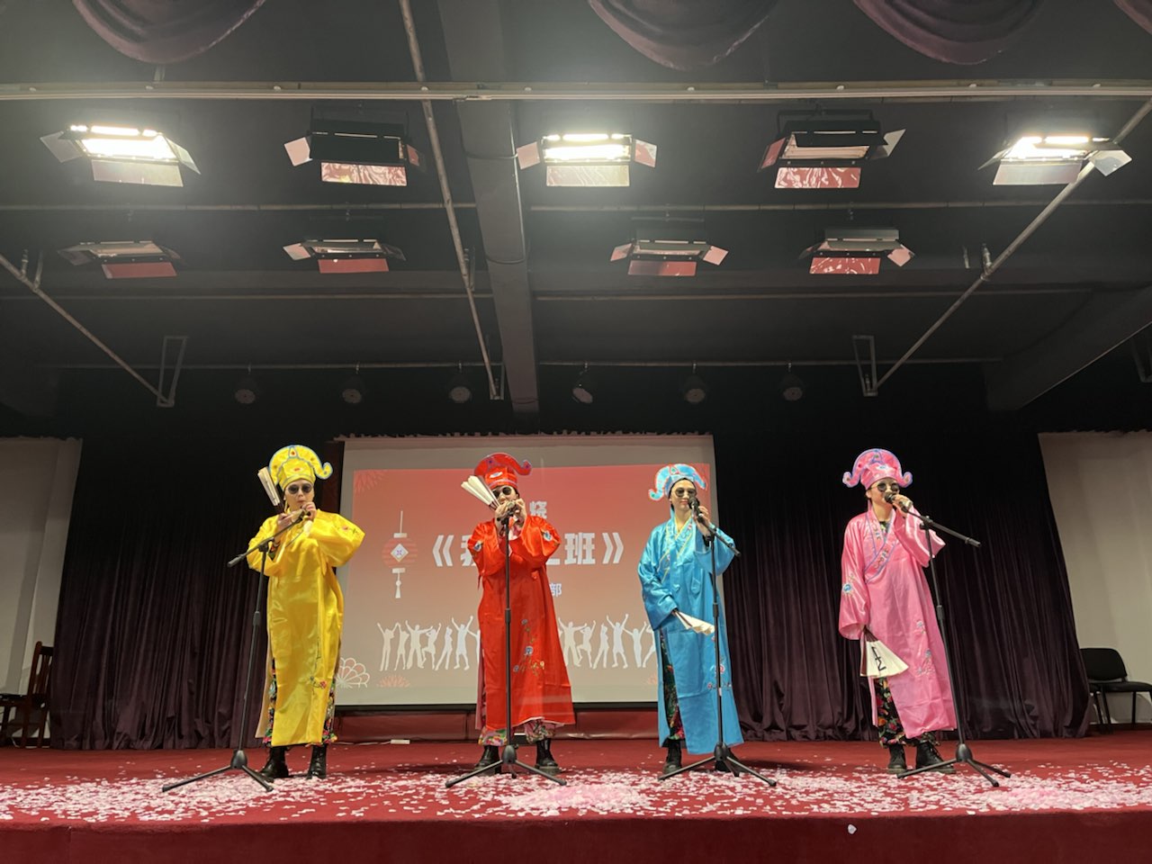 綜管節(jié)目.jpg 綜管節(jié)目.jpg